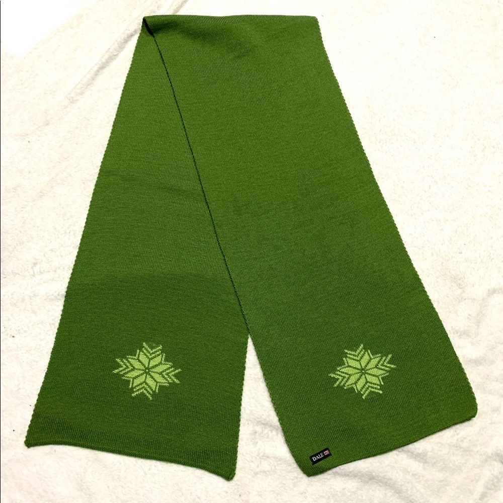 Dale of Norway Harald Scarf 100% Wool Made Norway Garmisch Green Snowflake